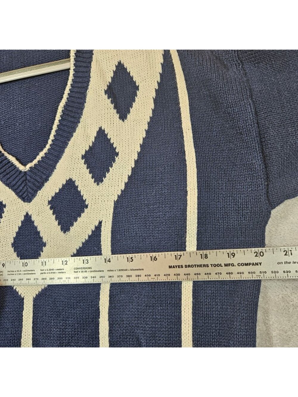 Vintage Honors Navy & White V-Neck Womens L Sweater Diamond Pattern career casua - Picture 3 of 9